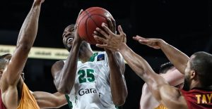 Türk derbisinde Darüşşafaka rahat kazandı
