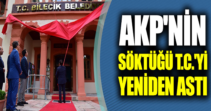 AK Parti’nin söktüğü T.C.’yi belediye binasına yeniden astı