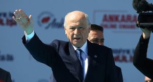 Bahçeli: Kılıçdaroğlu dokunulmazlık için müracaat etsin de alnını karışlayalım