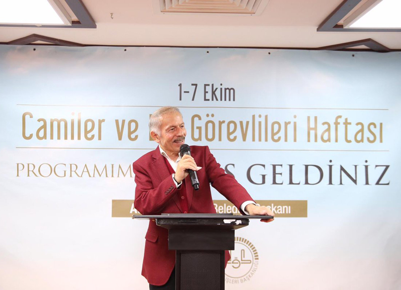 AYDINER DİN GÖREVLİLERİYLE YEMEKTE BİR ARAYA GELDİ