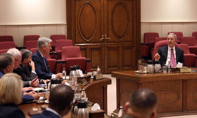 Bakan Akar, ABD’li heyetle görüştü