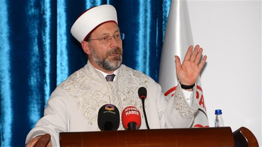 Erbaş: Kadına şiddetin İslam’da dayanak bulması mümkün değil