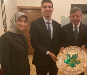 Gençlerin Umudu Davutoğlu, Davutoğlu’nun Umudu Gençler!