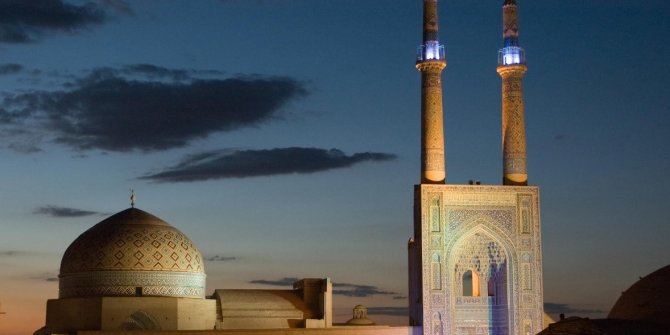 İran’da Camiler Açıldı!