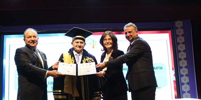 Binali Yıldırım’a Kazakistan’da ‘Fahri Profesör’ unvanı verildi