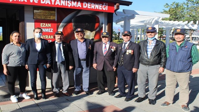 Yıldız Büyüker Fethiye Muharip Gaziler ve Şehit Aileleri Yardımlaşma ve Dayanışma Derneğini Ziyaret Etti