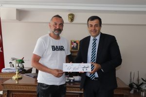 Ünlü Hattat Tolga Ayvazlar’dan Dalaman Kaymakamı Mesut Yakuta’ya Ziyaret