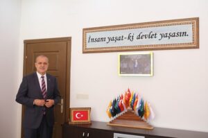 UZUNDEMİR: “İnanıyorum ki gençlerimiz devr aldıkları bayrağı çok daha ileri noktalara taşıyarak ülkemizi güçlü bir şekilde temsil etmeyi sürdüreceklerdir!”