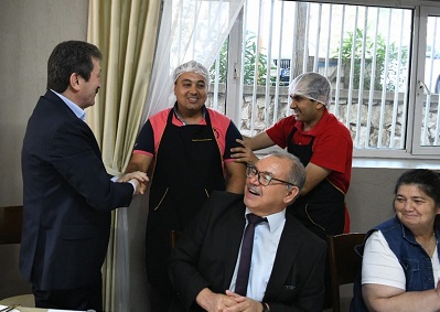 Vali Orhan Tavlı, Mutfakta Engel Tanımayan Özel Bireylerle Bir Araya Geldi