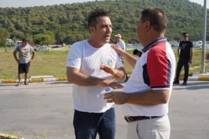 Ferhat Göçer’den Başkan Tokat’a “Geçmiş Olsun”…  SANATÇI FERHAT GÖÇER YANGIN BÖLGESİNDE…