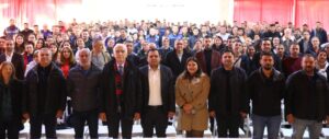 Başkan Durmuş, yeni yıl kutlamaları kapsamında meclis üyeleriyle birlikte, belediye birim müdürleri ve tüm personelin yeni yılını kutladı