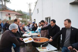 BAŞKAN DURMUŞ, VATANDAŞLARLA İFTAR SOFRASINDA BULUŞTU