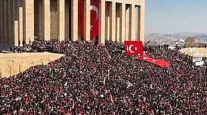 ÖZ: “GÖKTEN KAYIP TESADÜFEN ANADOLU TOPRAKLARINA DÜŞMÜŞ BİR YILDIZDIR MUSTAFA KEMAL ATATÜRK”