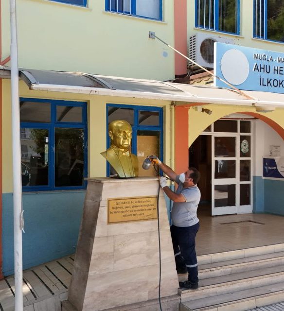 Marmaris’te Okul Bahçeleri Yeni Eğitim Yılına Hazırlanıyor