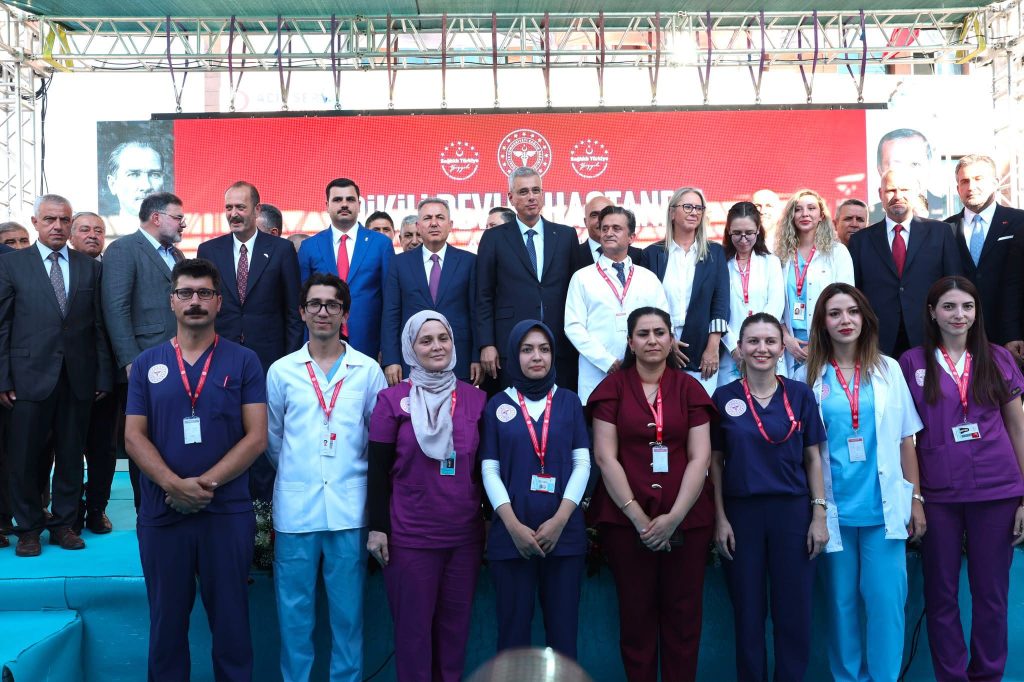 İzmir Dikili Devlet Hastanesi Hizmete Açıldı