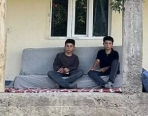 Yer Minderinde Ders Çalışarak Fen Lisesini Kazanan İkizlere Destek Eli Uzandı