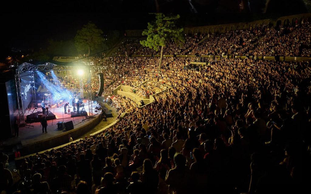 Marmaris’te Aynı Gece İki Büyük Yıldız: Tarkan ve Kenan Doğulu