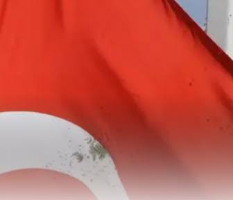 Burdur’da Alçak Saldırı: Türk Bayrağı’na Av Tüfeğiyle Ateş Edildi