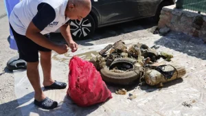 Bodrum’da Deniz Dibi Temizliği: Torba Koyu’ndan 70 Kilo Atık Çıkarıldı