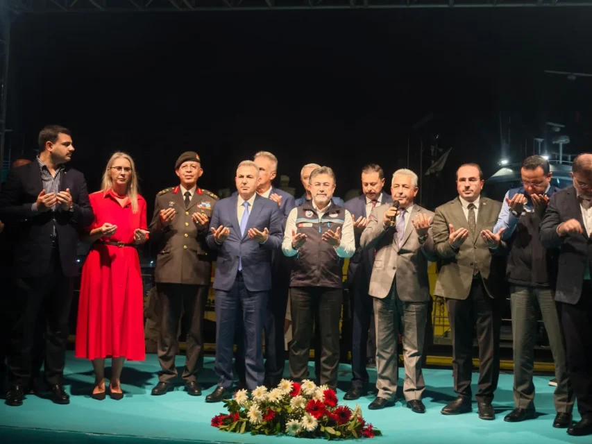 GÜZELBAHÇE’DE BALIKÇILAR YENİ SEZON İÇİN “VİRA BİSMİLLAH” DEDİ