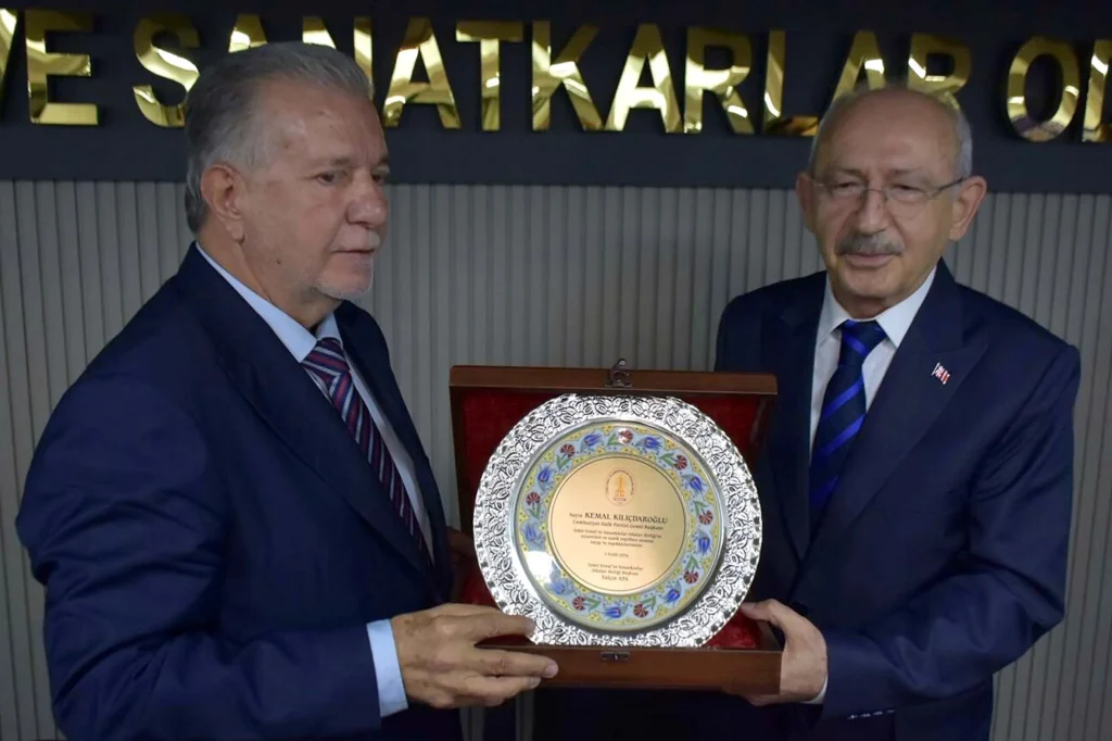 Kılıçdaroğlu İzmir’de Esnaf ve Sanatkarlarla Buluştu