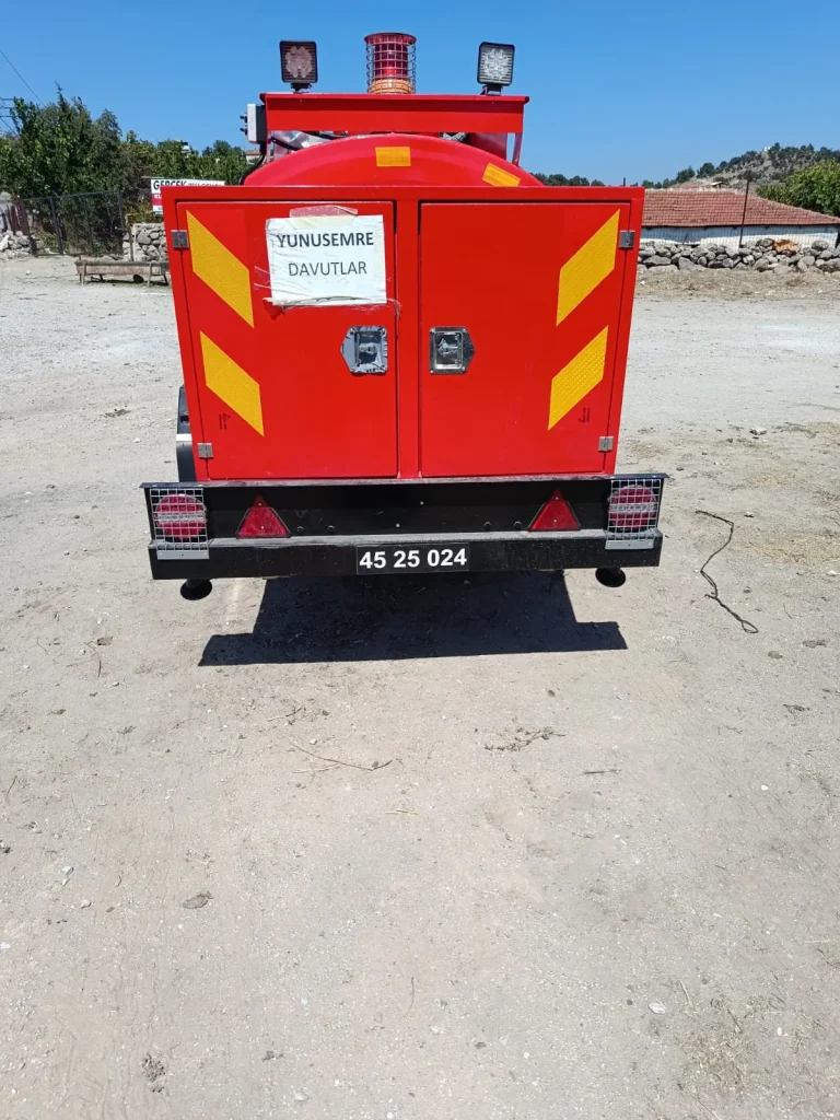 Davutlar’da yangın tankerine örnek koruma: Muhtardan duyarlı çalışma